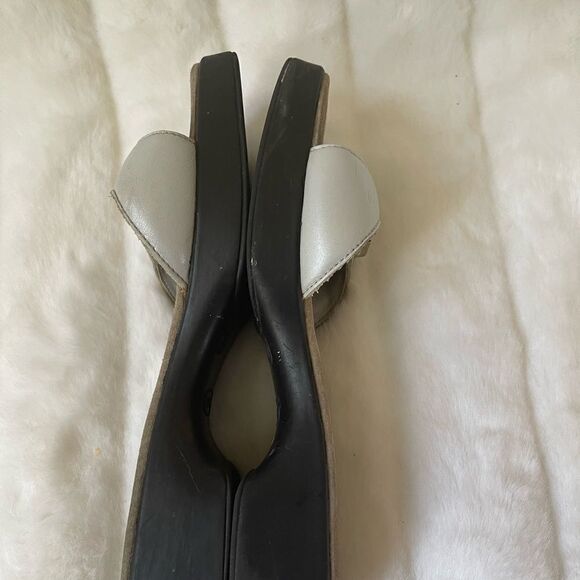 Dr Scholl’s light gray leather slides sandals side buckle square toe size 7 - Picture 8 of 16